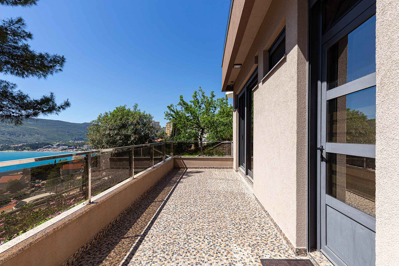 Excellent villa in the center of Herceg Novi
