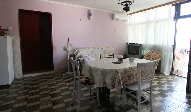 Haus in Sutomore in der Nähe des Meeres — photo 7