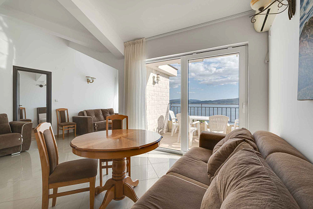 Wohnung zum Verkauf in Herceg Novi mit Meerblick — photo 17