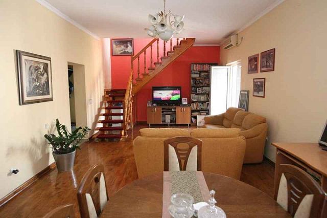 Helle Wohnung zum Verkauf in Tivat — photo 7