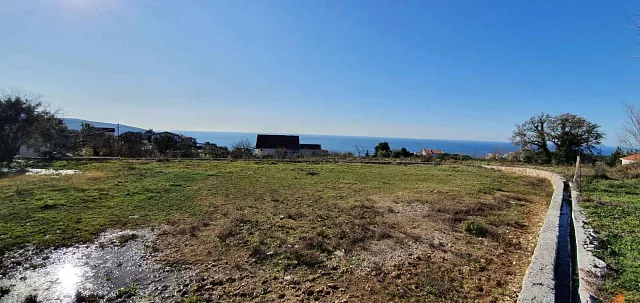 Vier Grundstücke mit Panoramablick auf das Meer in Dobre Voda
