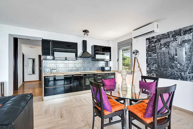 Luxuriöse Investitionsvilla in Blizikuće – 3 Apartments, Pool & 120 m² Dachterrassen — photo 5
