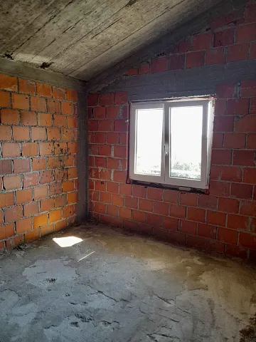 Three-story family house — photo 16