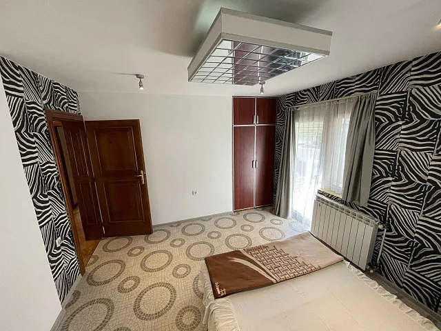 Three-bedroom apartment with three apartments on the side — photo 8