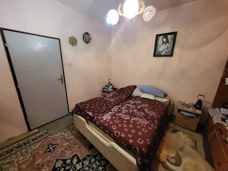 House in a quiet location with a huge plot