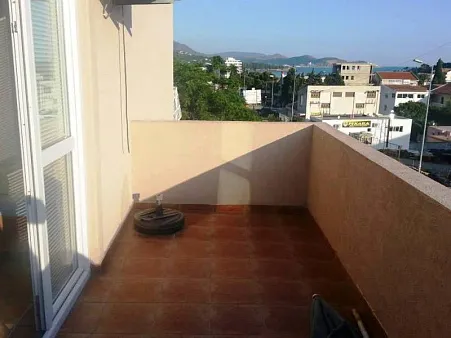 Haus mit Gewerbefläche in Sutomore