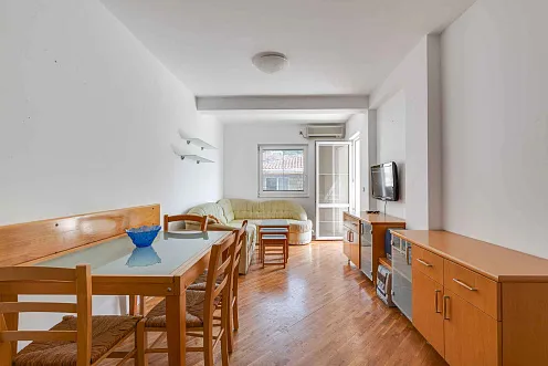 Apartment mit einem Schlafzimmer in Rafailovici in der Nähe des Meeres — photo 2