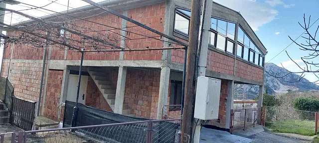 Трехэтажный дом в Сутоморе с видом на море — photo 8