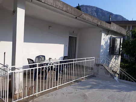 Apartment on the first floor of house in Bar