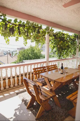 Three-bedroom apartment in Meterizi 