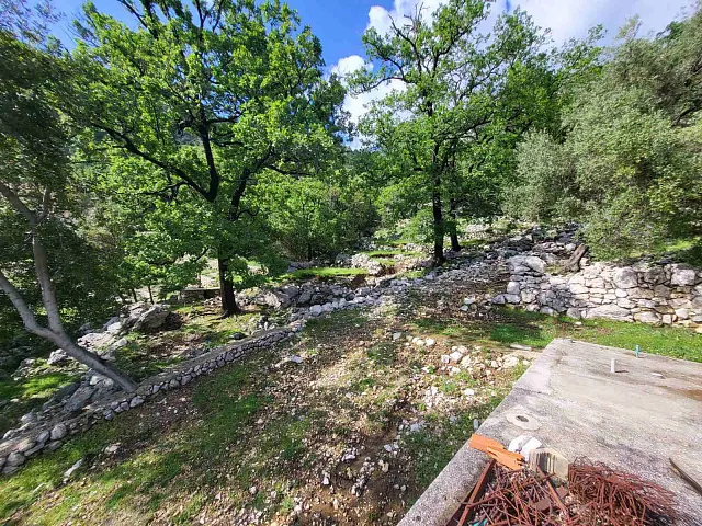 Grundstück mit Meerblick und natürlichem Wasserfall in der Nähe von Kotor — photo 4