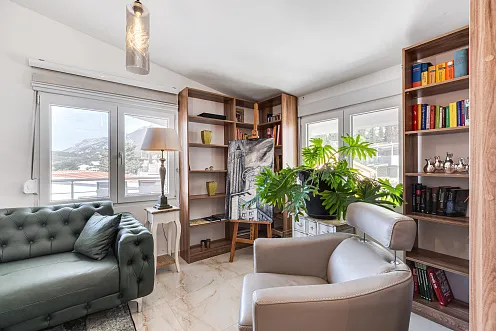 Zweistöckiges geräumiges Haus in Sutomore