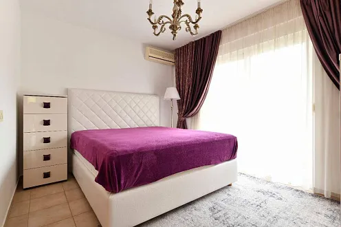 Drei-Zimmer-Wohnung in Becici