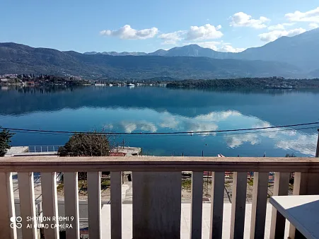 Apartment-Villa mit Privatstrand