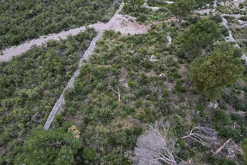 Urbanisiertes Grundstück in Žanjice zu verkaufen – exklusive Lage mit Meerblick