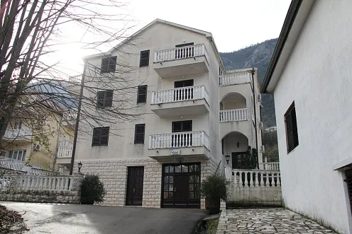  # 6802 Haus in Meeresnähe, Stoliv, Miloš Pruginic