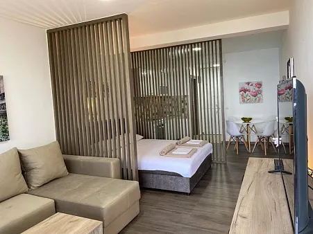Studio-Apartment mit seitlichem Meerblick in Blizikuce