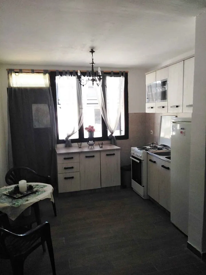Продается квартира в центре Сутоморе