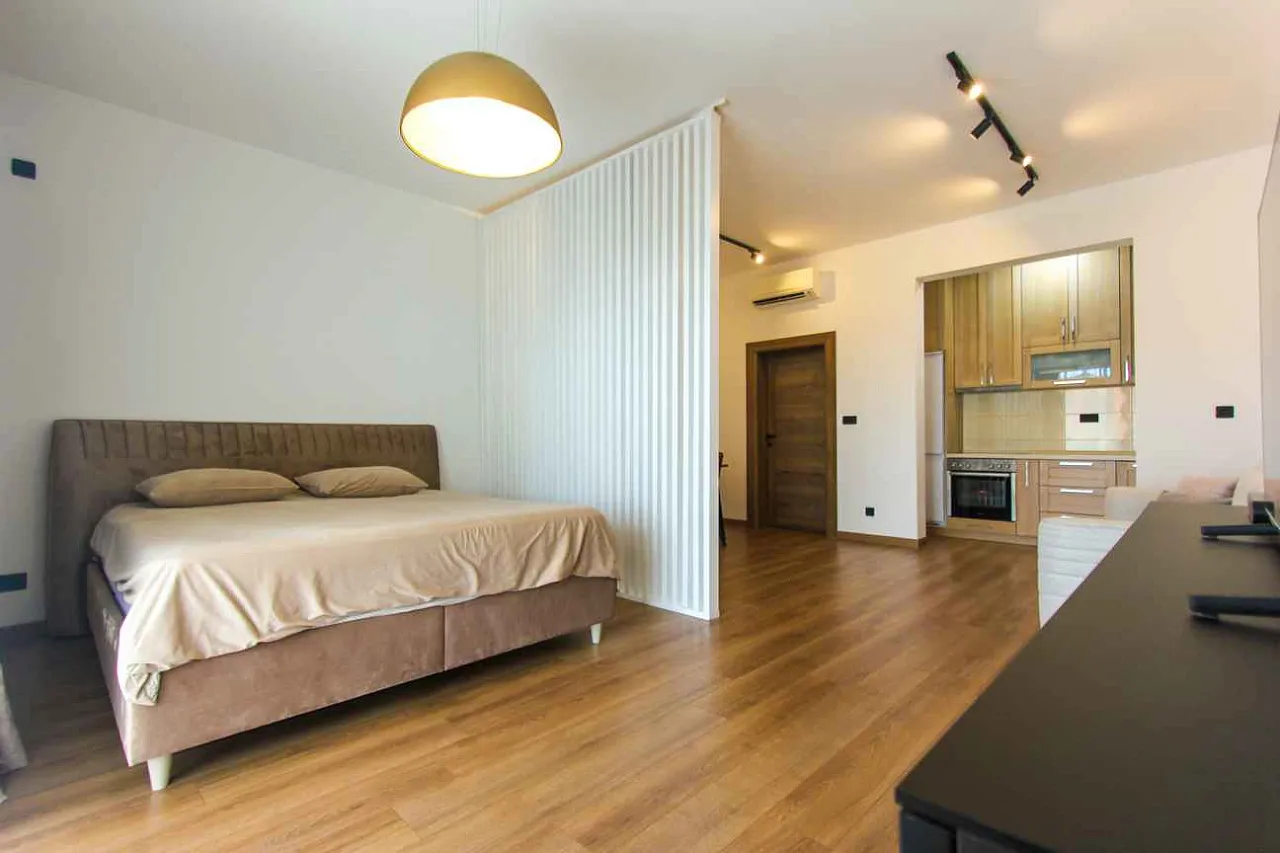 Wohnung zum Verkauf in Bečići in einem Komplex mit Schwimmbad