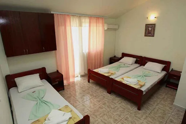 im Budva-Hotel — photo 7