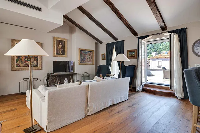Charmante Maisonette-Wohnung im Herzen der Altstadt von Budva — photo 9