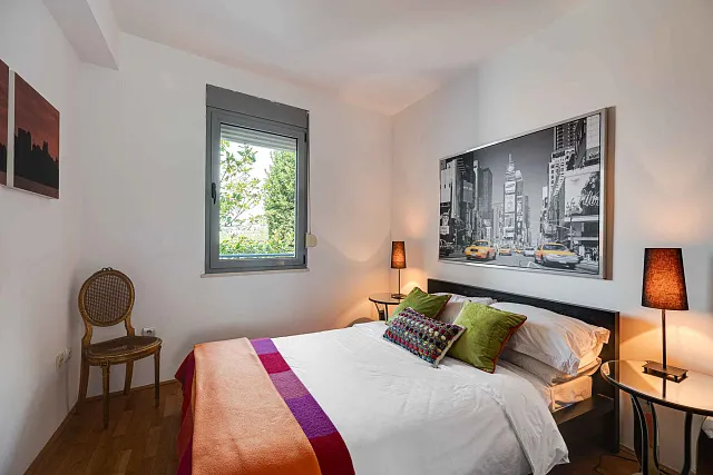 Luxuriöse Investitionsvilla in Blizikuće – 3 Apartments, Pool & 120 m² Dachterrassen — photo 8