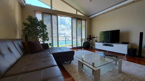 Haus mit Blick auf die Bucht von Kotor