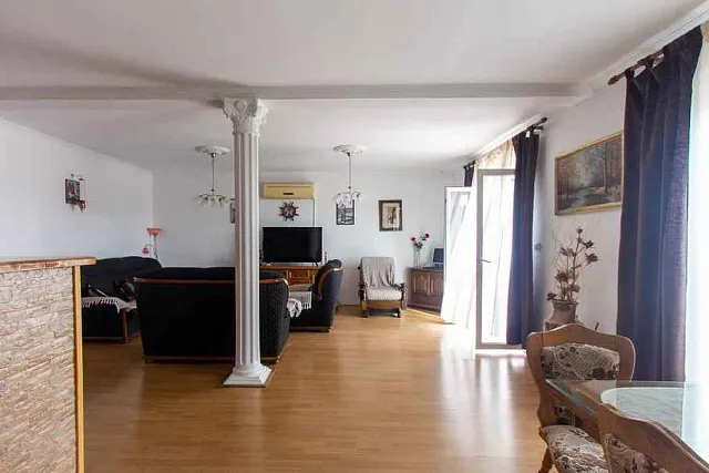 Dreistöckiges möbliertes Haus in Sutomore