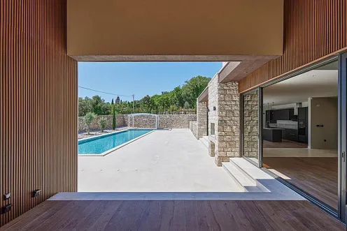 Luxusvilla mit Pool und spektakulärem Meerblick