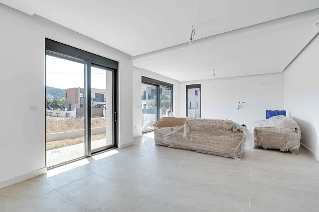 LUXURIÖSES HAUS IN BAR – 225 M² WOHNFLÄCHE