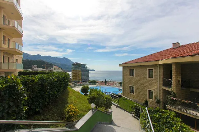 Wohnung zum Verkauf in Bečići in einem Komplex mit Schwimmbad — photo 14