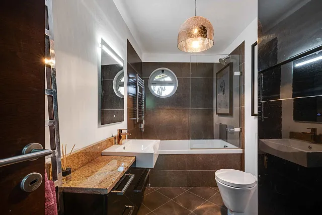Luxuriöse Investitionsvilla in Blizikuće – 3 Apartments, Pool & 120 m² Dachterrassen — photo 18