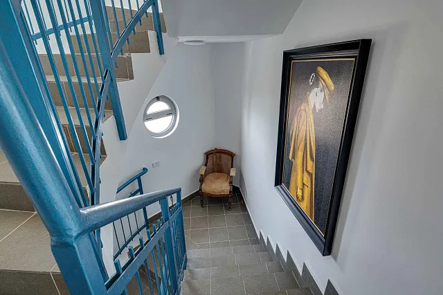 Luxuriöse Investitionsvilla in Blizikuće – 3 Apartments, Pool & 120 m² Dachterrassen — photo 14