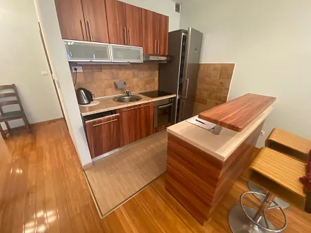 # 6832 Drei-Schlafzimmer-Apartment im Komplex Roman Gardens, 100 m vom Meer entfernt, mit Garagenstellplatz im Preis inbegriffen