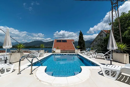 Geräumiges Haus mit Meerblick in der malerischen Gegend von Djurashevichi — photo 2