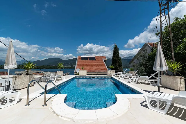 Geräumiges Haus mit Meerblick in der malerischen Gegend von Djurashevichi
