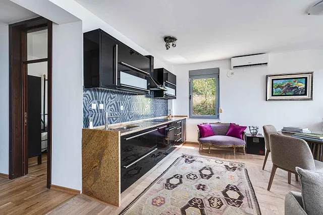 Luxuriöse Investitionsvilla in Blizikuće – 3 Apartments, Pool & 120 m² Dachterrassen — photo 27