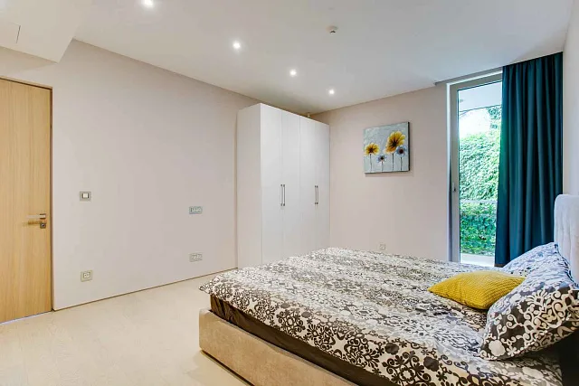 Luxuriöse Wohnung mit zwei Schlafzimmern in Zavala — photo 5
