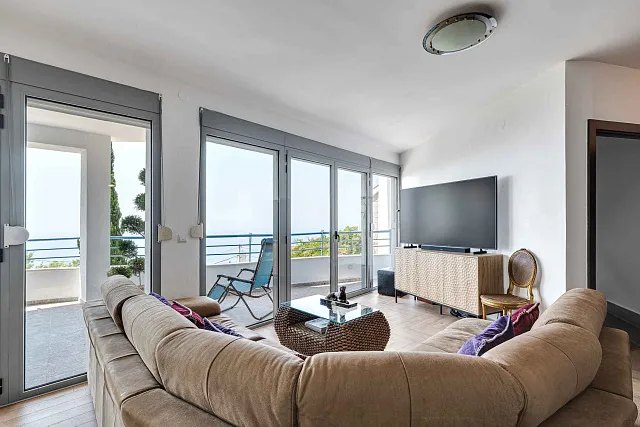 Luxuriöse Investitionsvilla in Blizikuće – 3 Apartments, Pool & 120 m² Dachterrassen — photo 22
