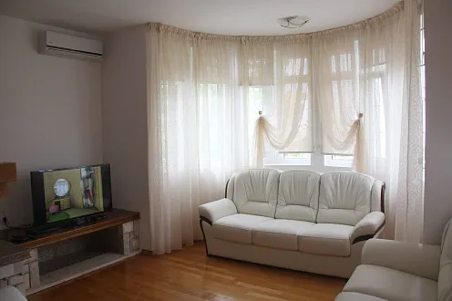 Apartments in Villa mit Meerblick in Shushan