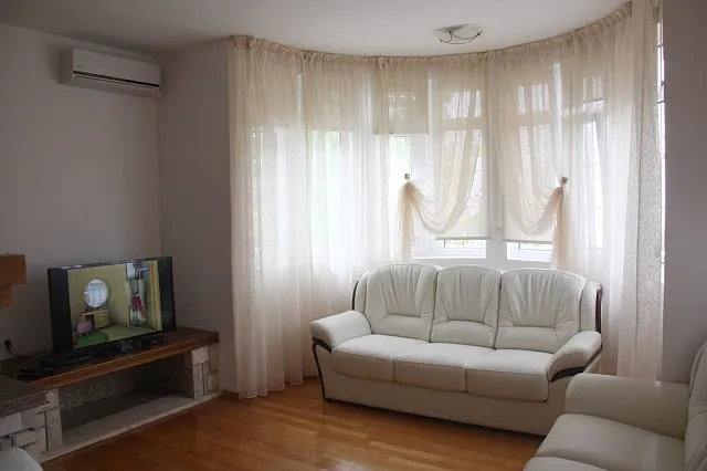 Apartments in Villa mit Meerblick in Shushan