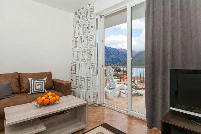 Apartments mit Meerblick in Herceg Novi — photo 4