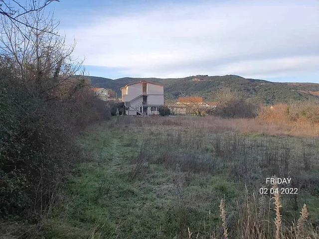 Grundstück in Radanovici