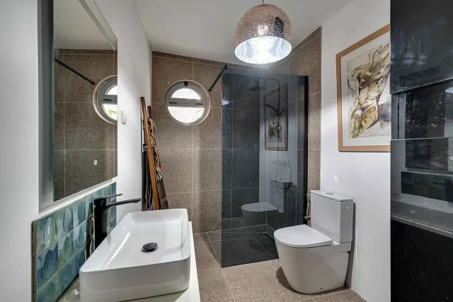 Luxuriöse Investitionsvilla in Blizikuće – 3 Apartments, Pool & 120 m² Dachterrassen — photo 33