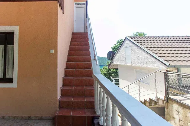 Dreistöckiges Haus mit Meerblick in Kruce — photo 12