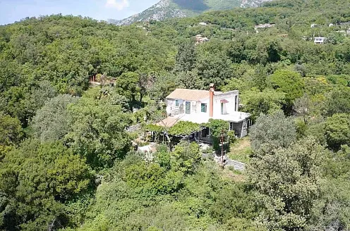 Haus in Bar, 200m², mit drei Schlafzimmern