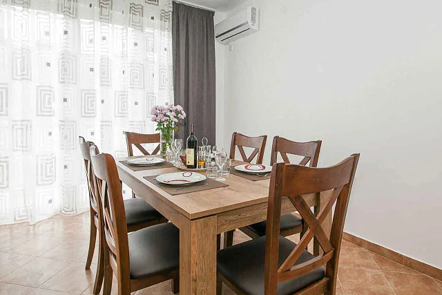 Apartments mit Meerblick in Herceg Novi — photo 10