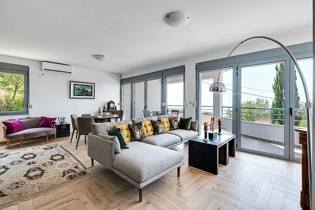 Luxuriöse Investitionsvilla in Blizikuće – 3 Apartments, Pool & 120 m² Dachterrassen — photo 26
