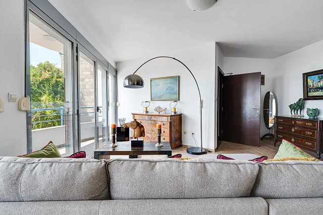 Luxuriöse Investitionsvilla in Blizikuće – 3 Apartments, Pool & 120 m² Dachterrassen — photo 29