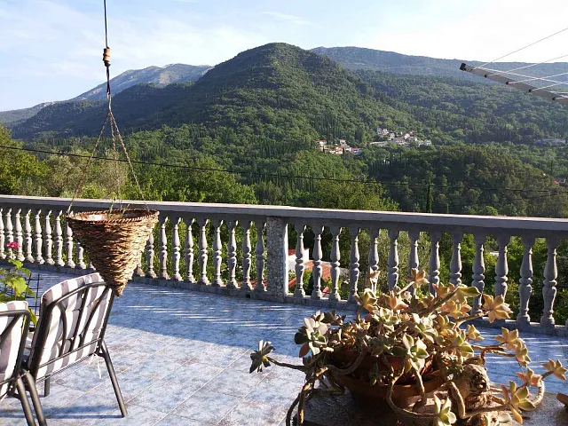 Dreistöckiges Haus zum Verkauf in Herceg Novi — photo 4